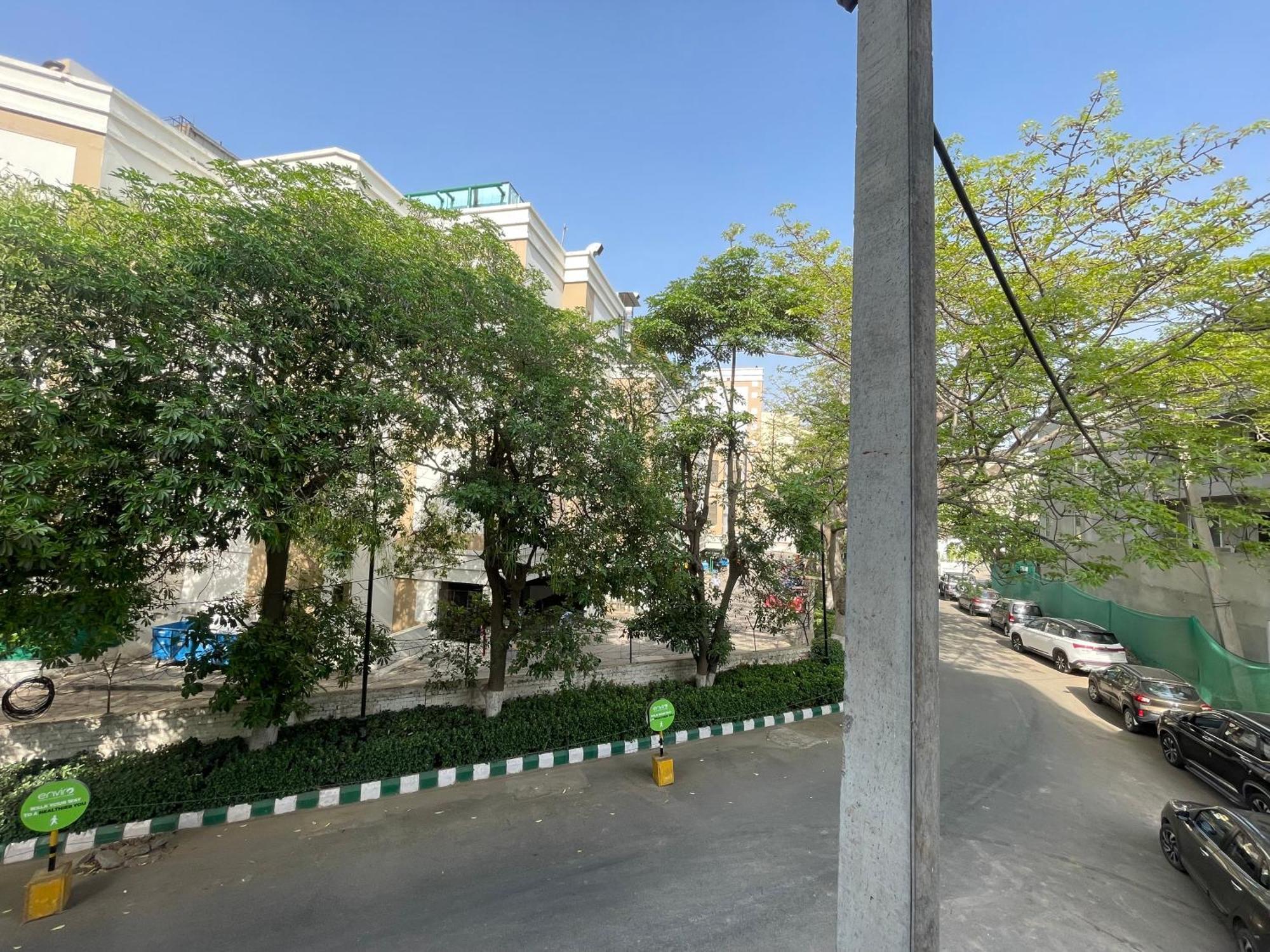 Apartment Bedchambers Serviced - Cyber Gurgaon